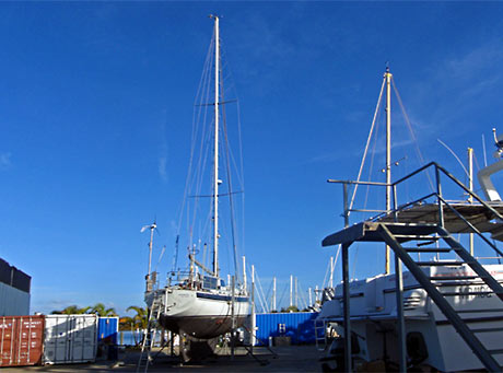 Gemini op de kant in Bundaberg Port Marina, Australie
